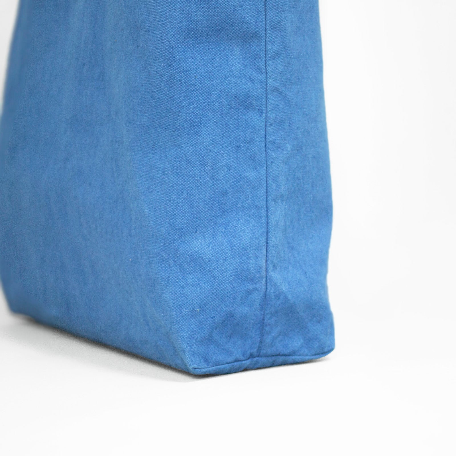 Lightweight tote bag